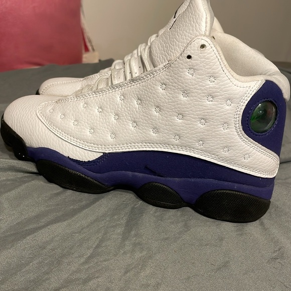 (worn) - Picture 2 of 3